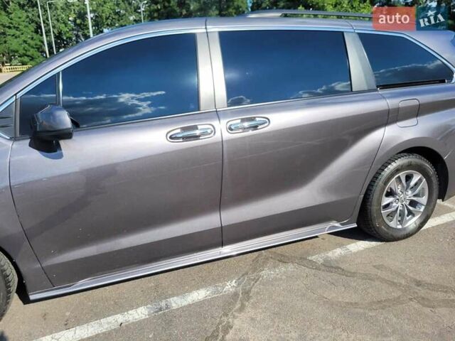Серый Тойота Сиенна, объемом двигателя 2.49 л и пробегом 73 тыс. км за 45000 $, фото 73 на Automoto.ua