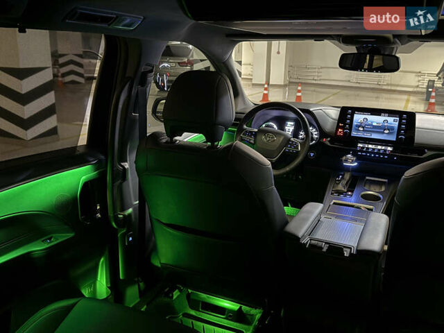 Серый Тойота Сиенна, объемом двигателя 2.5 л и пробегом 53 тыс. км за 46500 $, фото 35 на Automoto.ua