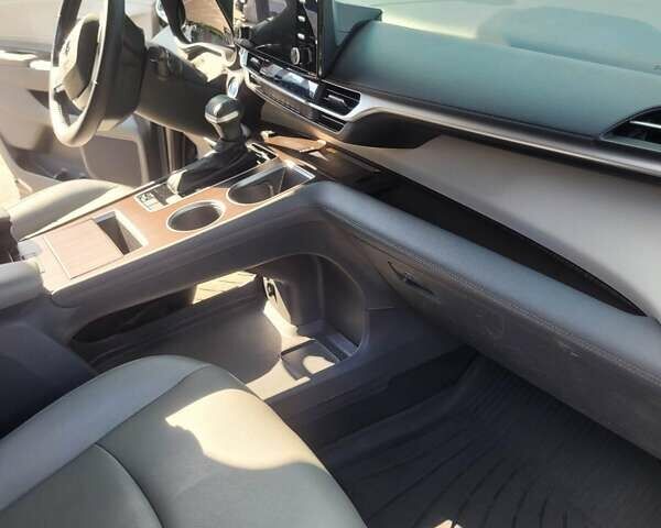 Серый Тойота Сиенна, объемом двигателя 2.49 л и пробегом 73 тыс. км за 45000 $, фото 83 на Automoto.ua