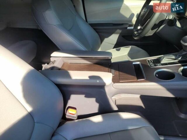 Серый Тойота Сиенна, объемом двигателя 2.49 л и пробегом 73 тыс. км за 45000 $, фото 29 на Automoto.ua