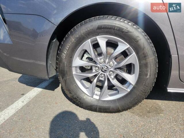 Серый Тойота Сиенна, объемом двигателя 2.49 л и пробегом 73 тыс. км за 45000 $, фото 22 на Automoto.ua