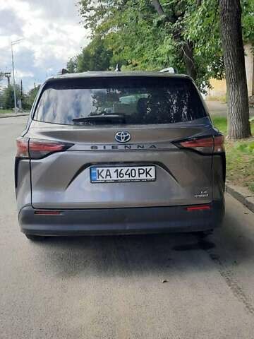 Сірий Тойота Сієнна, об'ємом двигуна 2.5 л та пробігом 150 тис. км за 29000 $, фото 1 на Automoto.ua