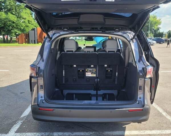 Серый Тойота Сиенна, объемом двигателя 2.49 л и пробегом 73 тыс. км за 45000 $, фото 49 на Automoto.ua