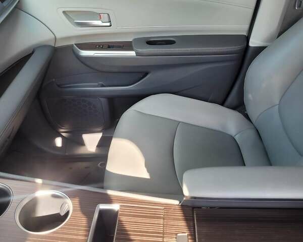 Серый Тойота Сиенна, объемом двигателя 2.49 л и пробегом 73 тыс. км за 45000 $, фото 54 на Automoto.ua