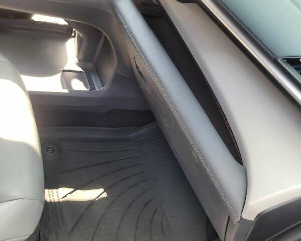 Серый Тойота Сиенна, объемом двигателя 2.49 л и пробегом 73 тыс. км за 45000 $, фото 78 на Automoto.ua