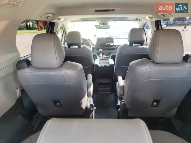 Серый Тойота Сиенна, объемом двигателя 2.49 л и пробегом 73 тыс. км за 45000 $, фото 59 на Automoto.ua
