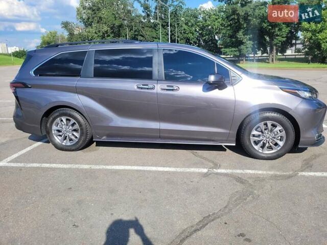 Серый Тойота Сиенна, объемом двигателя 2.49 л и пробегом 73 тыс. км за 45000 $, фото 6 на Automoto.ua