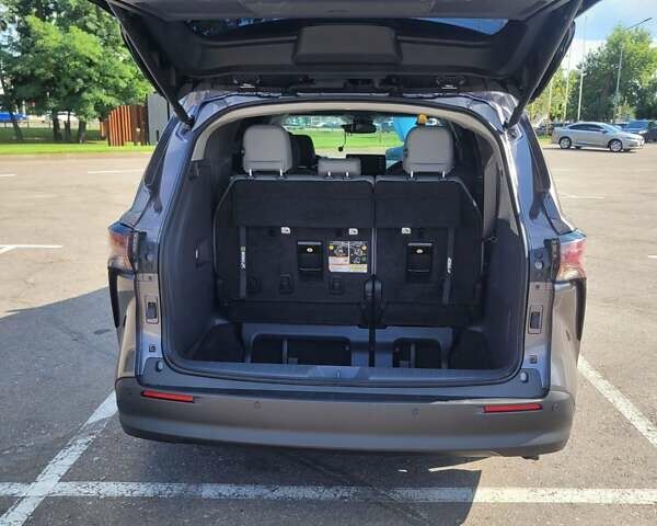 Серый Тойота Сиенна, объемом двигателя 2.49 л и пробегом 73 тыс. км за 45000 $, фото 50 на Automoto.ua