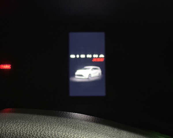 Серый Тойота Сиенна, объемом двигателя 2.5 л и пробегом 53 тыс. км за 46500 $, фото 48 на Automoto.ua