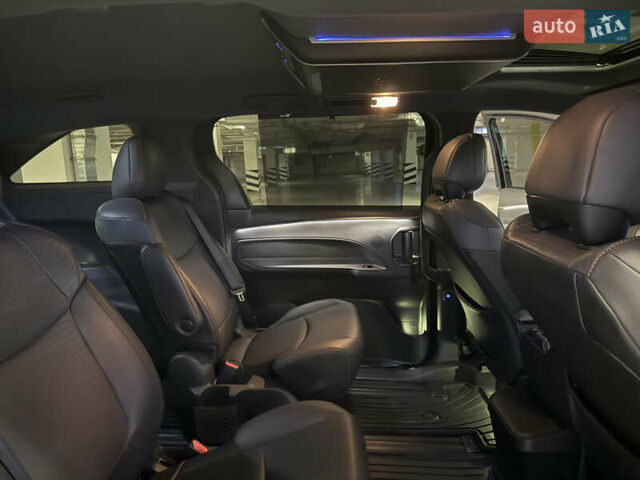 Серый Тойота Сиенна, объемом двигателя 2.5 л и пробегом 53 тыс. км за 46500 $, фото 32 на Automoto.ua