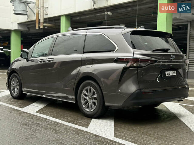 Серый Тойота Сиенна, объемом двигателя 2.5 л и пробегом 91 тыс. км за 41500 $, фото 5 на Automoto.ua