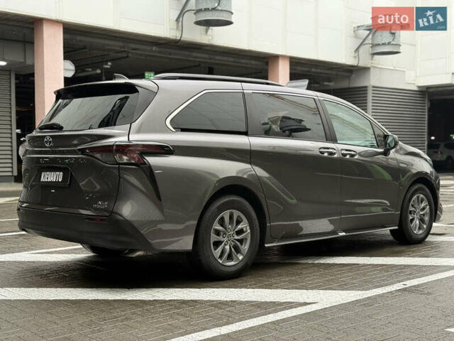 Серый Тойота Сиенна, объемом двигателя 2.5 л и пробегом 91 тыс. км за 41500 $, фото 8 на Automoto.ua