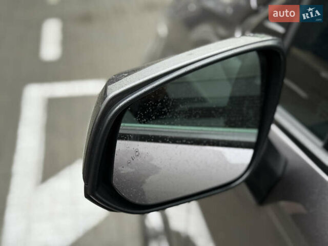 Серый Тойота Сиенна, объемом двигателя 2.5 л и пробегом 91 тыс. км за 41500 $, фото 3 на Automoto.ua