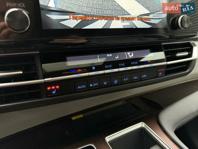 Серый Тойота Сиенна, объемом двигателя 2.5 л и пробегом 91 тыс. км за 41500 $, фото 19 на Automoto.ua