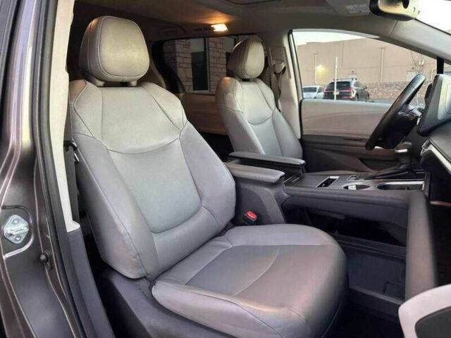 Серый Тойота Сиенна, объемом двигателя 2.5 л и пробегом 12 тыс. км за 17300 $, фото 11 на Automoto.ua