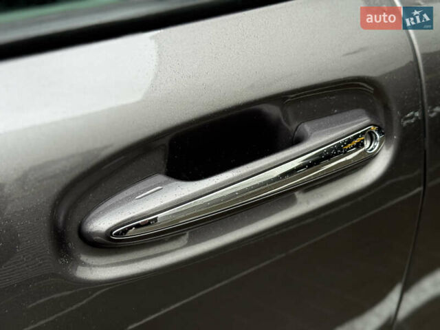 Серый Тойота Сиенна, объемом двигателя 2.5 л и пробегом 91 тыс. км за 41500 $, фото 4 на Automoto.ua