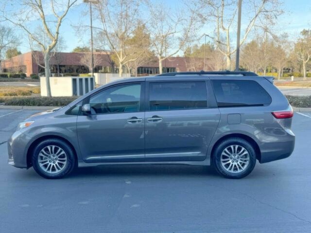 Сірий Тойота Сієнна, об'ємом двигуна 3.5 л та пробігом 48 тис. км за 14000 $, фото 3 на Automoto.ua