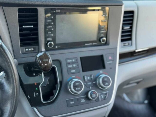 Сірий Тойота Сієнна, об'ємом двигуна 3.5 л та пробігом 48 тис. км за 14000 $, фото 12 на Automoto.ua