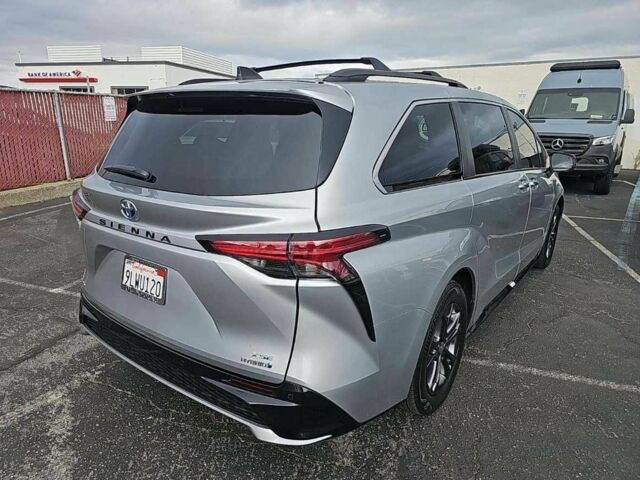 Серый Тойота Сиенна, объемом двигателя 0 л и пробегом 23 тыс. км за 47800 $, фото 3 на Automoto.ua