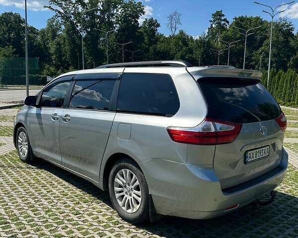 Синій Тойота Сієнна, об'ємом двигуна 3.46 л та пробігом 165 тис. км за 18300 $, фото 5 на Automoto.ua