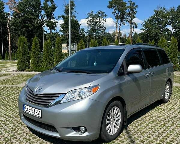 Синій Тойота Сієнна, об'ємом двигуна 3.46 л та пробігом 165 тис. км за 18300 $, фото 1 на Automoto.ua