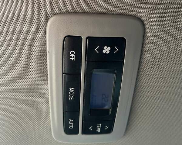 Синий Тойота Сиенна, объемом двигателя 3.46 л и пробегом 140 тыс. км за 22100 $, фото 22 на Automoto.ua