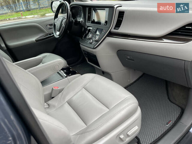 Синій Тойота Сієнна, об'ємом двигуна 3.46 л та пробігом 143 тис. км за 21300 $, фото 28 на Automoto.ua