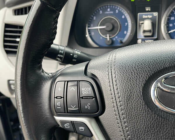 Синій Тойота Сієнна, об'ємом двигуна 3.46 л та пробігом 143 тис. км за 21300 $, фото 18 на Automoto.ua