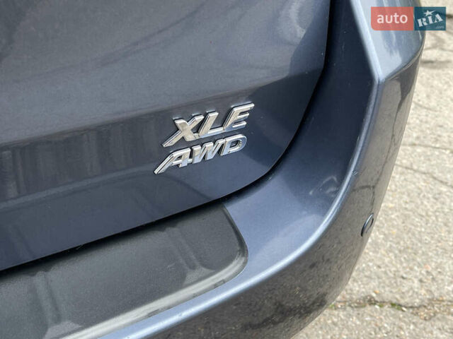 Синій Тойота Сієнна, об'ємом двигуна 3.46 л та пробігом 143 тис. км за 21300 $, фото 11 на Automoto.ua