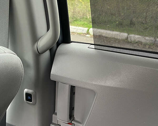 Синій Тойота Сієнна, об'ємом двигуна 3.46 л та пробігом 143 тис. км за 21300 $, фото 30 на Automoto.ua