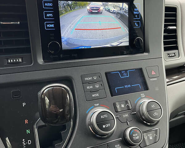 Синій Тойота Сієнна, об'ємом двигуна 3.46 л та пробігом 143 тис. км за 21300 $, фото 22 на Automoto.ua