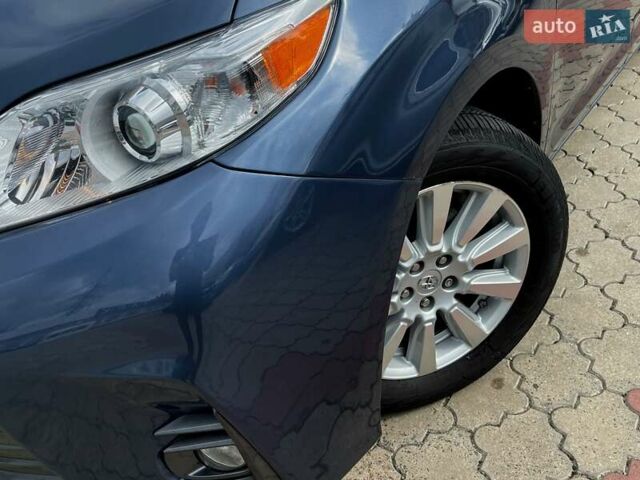 Синий Тойота Сиенна, объемом двигателя 3.46 л и пробегом 140 тыс. км за 22100 $, фото 8 на Automoto.ua