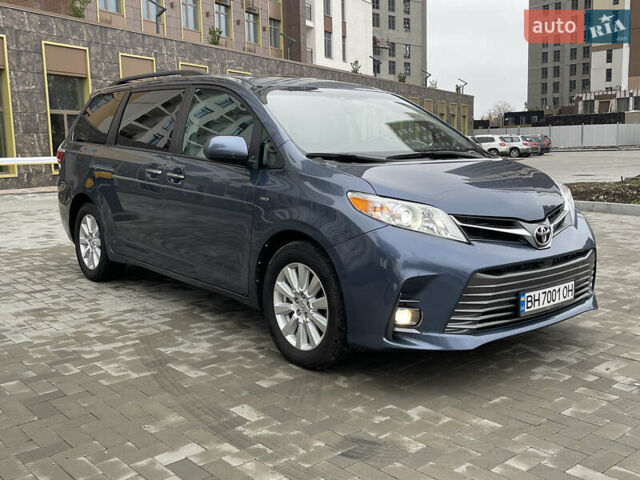 Синій Тойота Сієнна, об'ємом двигуна 3.46 л та пробігом 143 тис. км за 21300 $, фото 3 на Automoto.ua