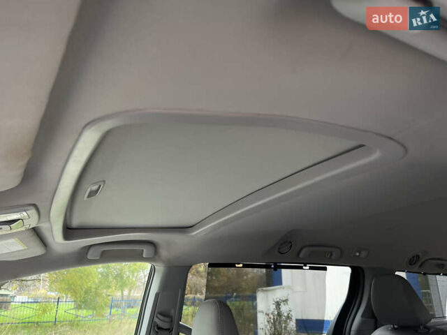 Синій Тойота Сієнна, об'ємом двигуна 3.46 л та пробігом 143 тис. км за 21300 $, фото 19 на Automoto.ua