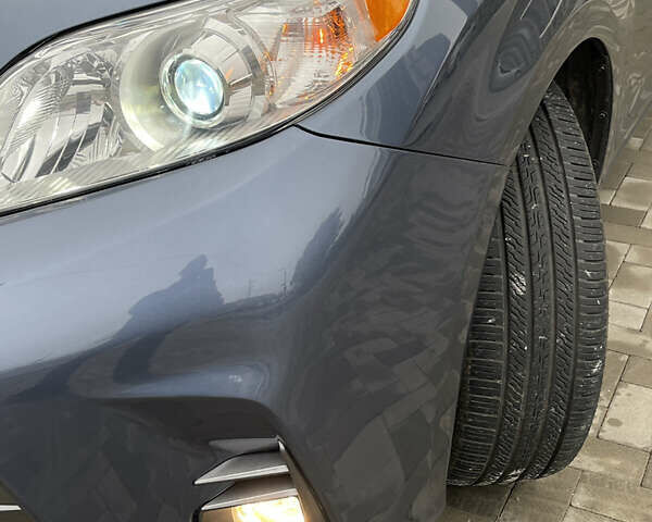 Синій Тойота Сієнна, об'ємом двигуна 3.46 л та пробігом 143 тис. км за 21300 $, фото 9 на Automoto.ua