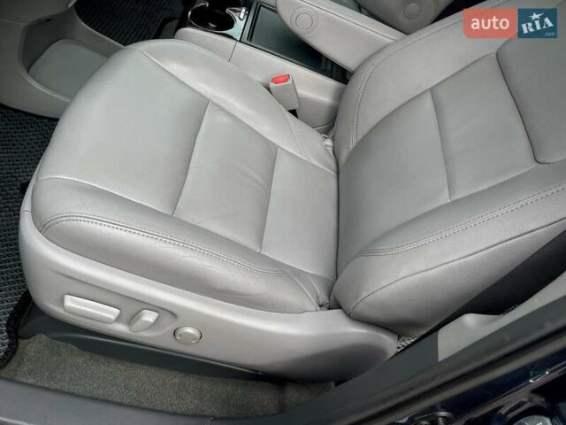 Синий Тойота Сиенна, объемом двигателя 3.46 л и пробегом 140 тыс. км за 22100 $, фото 14 на Automoto.ua