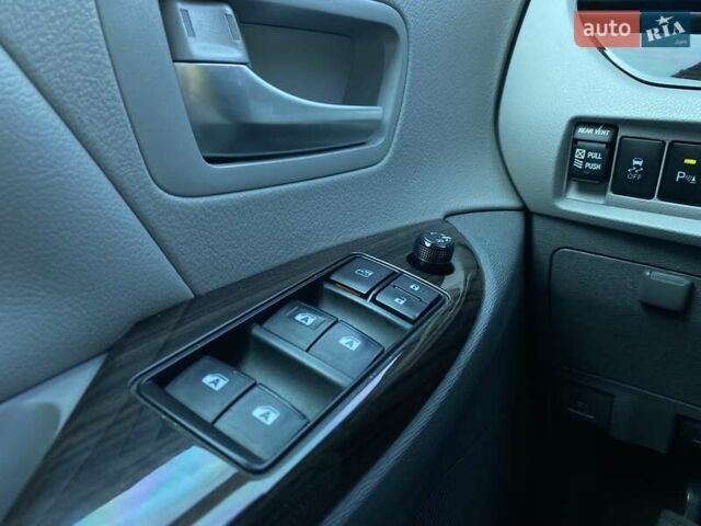 Синий Тойота Сиенна, объемом двигателя 3.46 л и пробегом 223 тыс. км за 22900 $, фото 7 на Automoto.ua