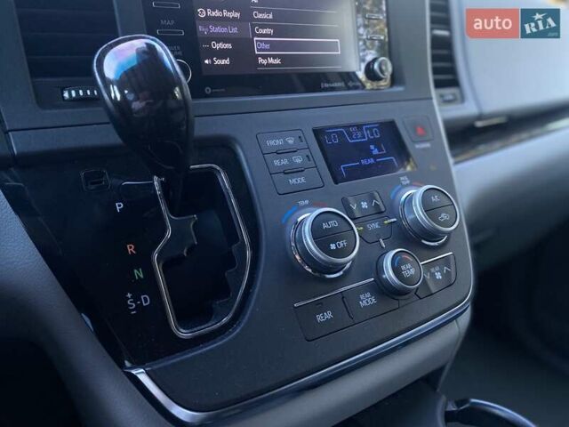 Синий Тойота Сиенна, объемом двигателя 3.46 л и пробегом 223 тыс. км за 22900 $, фото 10 на Automoto.ua