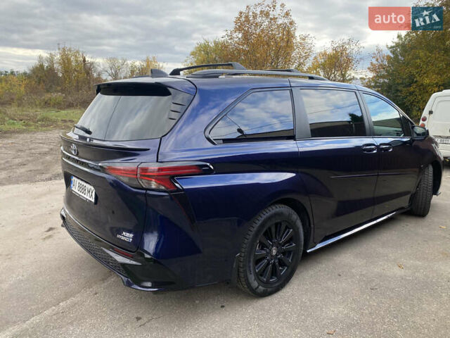 Синий Тойота Сиенна, объемом двигателя 2.49 л и пробегом 103 тыс. км за 47000 $, фото 2 на Automoto.ua