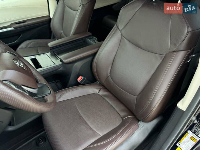 Синий Тойота Сиенна, объемом двигателя 2.49 л и пробегом 16 тыс. км за 59500 $, фото 37 на Automoto.ua