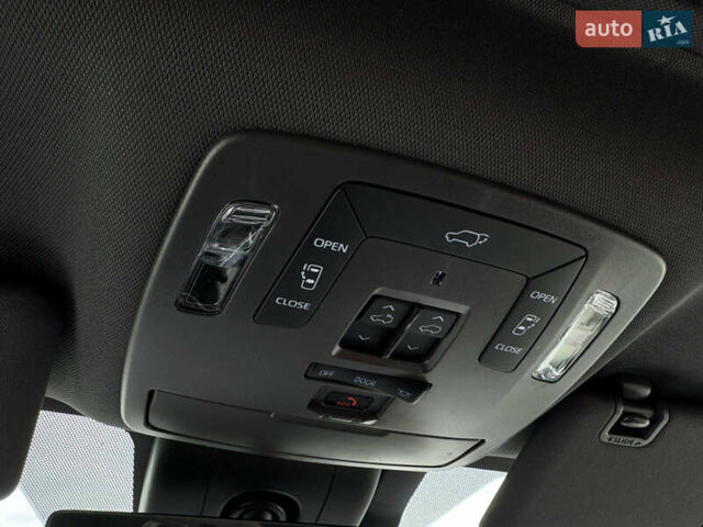 Синий Тойота Сиенна, объемом двигателя 2.49 л и пробегом 16 тыс. км за 59500 $, фото 46 на Automoto.ua