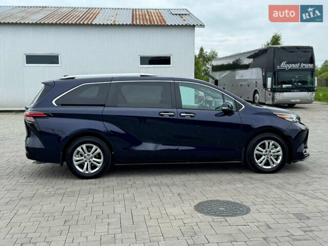Синий Тойота Сиенна, объемом двигателя 2.49 л и пробегом 16 тыс. км за 59500 $, фото 6 на Automoto.ua