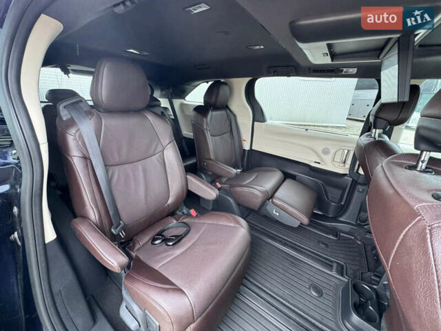 Синий Тойота Сиенна, объемом двигателя 2.49 л и пробегом 16 тыс. км за 59500 $, фото 23 на Automoto.ua