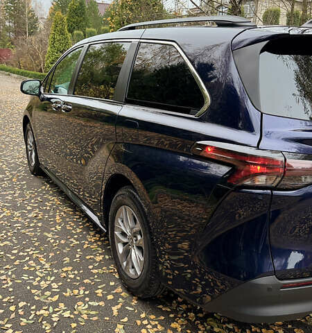 Синий Тойота Сиенна, объемом двигателя 2.49 л и пробегом 20 тыс. км за 62500 $, фото 23 на Automoto.ua