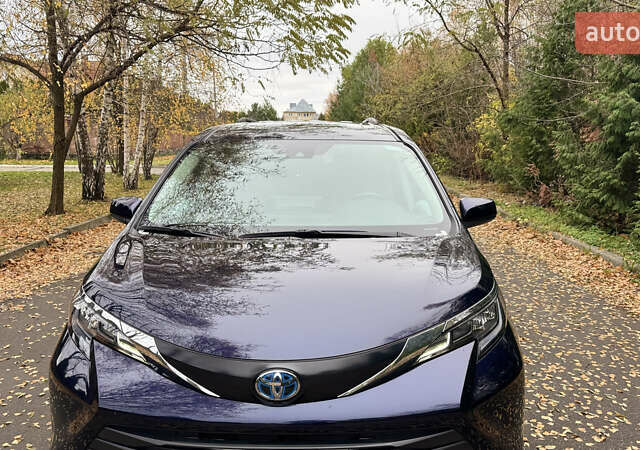 Синий Тойота Сиенна, объемом двигателя 2.49 л и пробегом 20 тыс. км за 62500 $, фото 27 на Automoto.ua