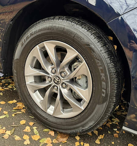 Синий Тойота Сиенна, объемом двигателя 2.49 л и пробегом 20 тыс. км за 62500 $, фото 30 на Automoto.ua