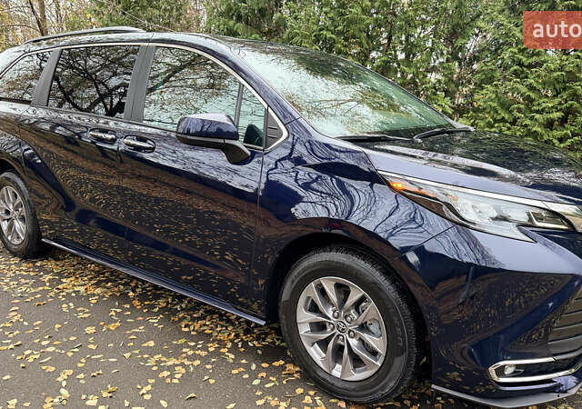 Синий Тойота Сиенна, объемом двигателя 2.49 л и пробегом 20 тыс. км за 62500 $, фото 21 на Automoto.ua