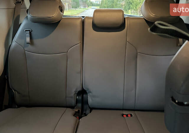 Синий Тойота Сиенна, объемом двигателя 2.49 л и пробегом 20 тыс. км за 62500 $, фото 16 на Automoto.ua