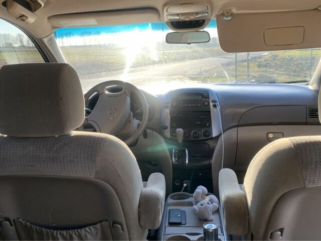 Зеленый Тойота Сиенна, объемом двигателя 3.5 л и пробегом 350 тыс. км за 6600 $, фото 7 на Automoto.ua