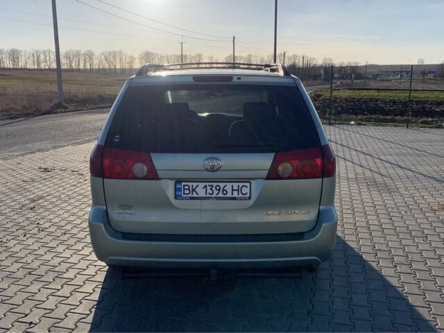 Зеленый Тойота Сиенна, объемом двигателя 3.5 л и пробегом 350 тыс. км за 6600 $, фото 2 на Automoto.ua